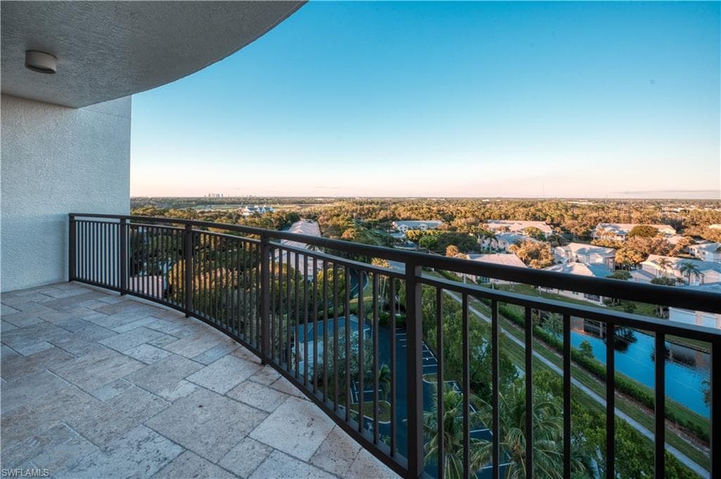 455 Cove Tower Dr 1101, Naples, FL 34110-28