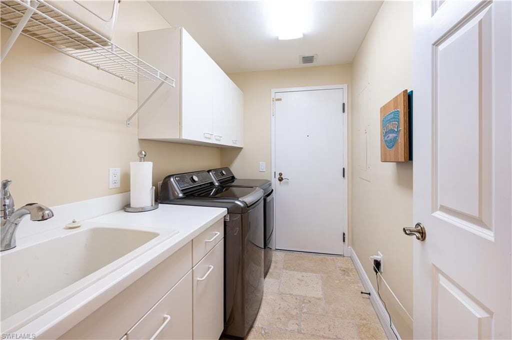 455 Cove Tower Dr 1101, Naples, FL 34110-29