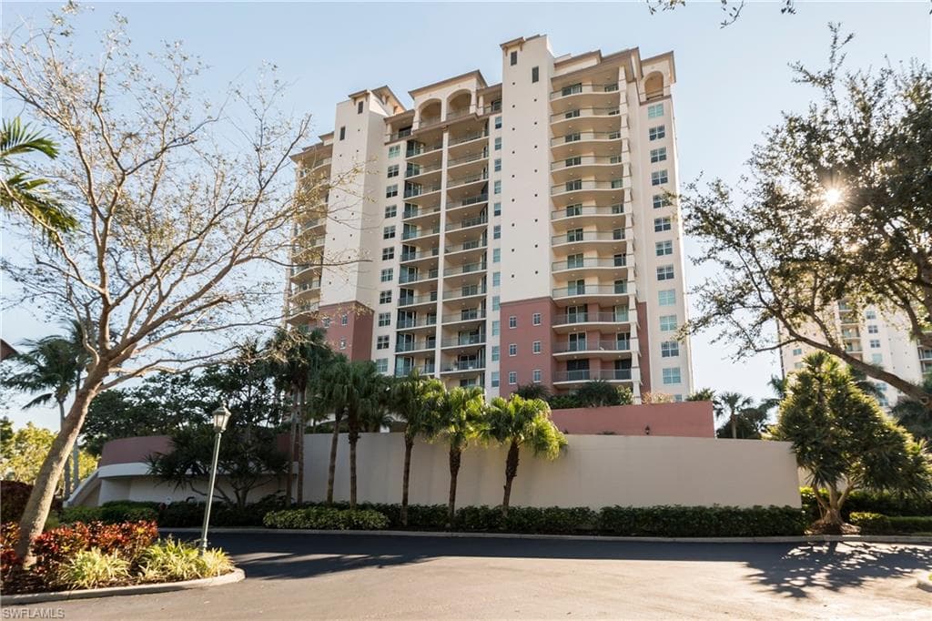 455 Cove Tower Dr 1101, Naples, FL 34110-3