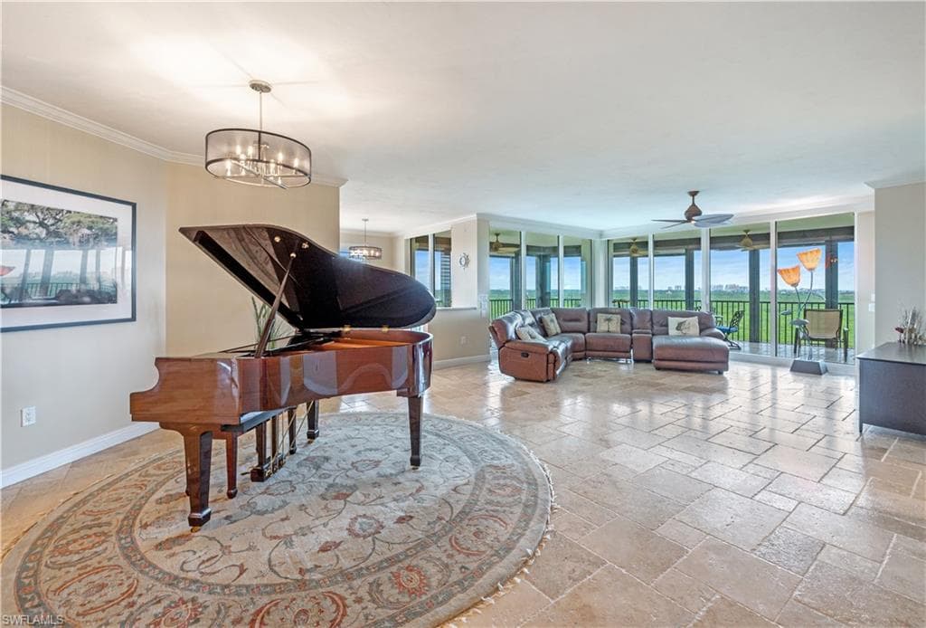 455 Cove Tower Dr 1101, Naples, FL 34110-5