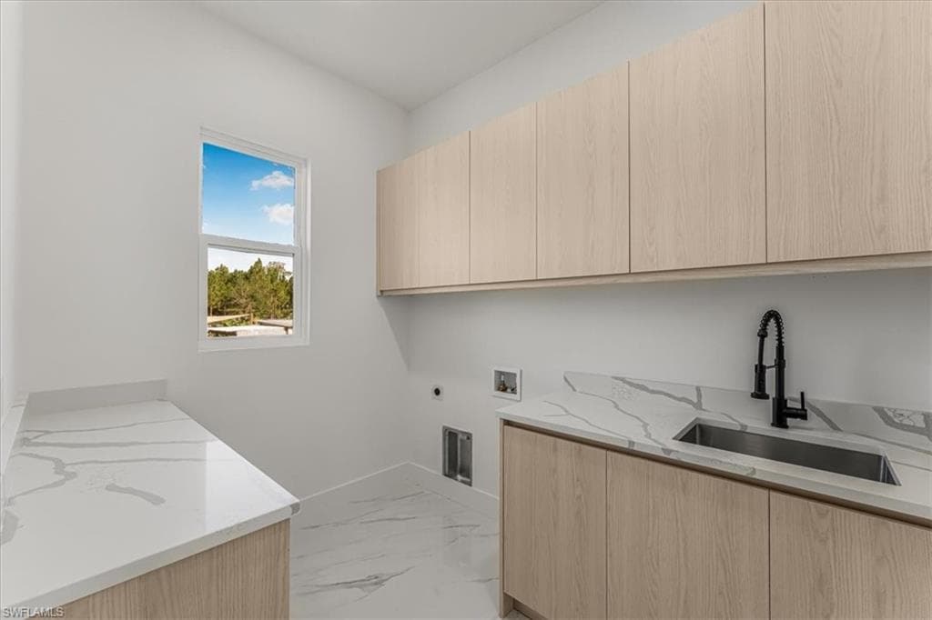 2941 37th Ave NE, Naples, FL 34120-38