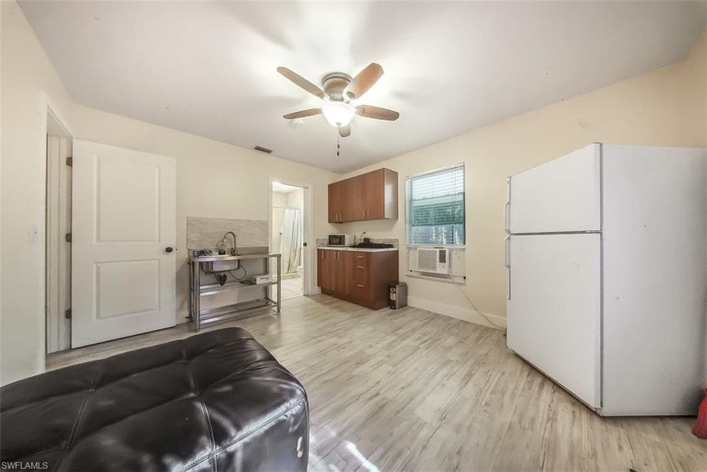 2130 Golden Gate Blvd W, Naples, FL 34120-16