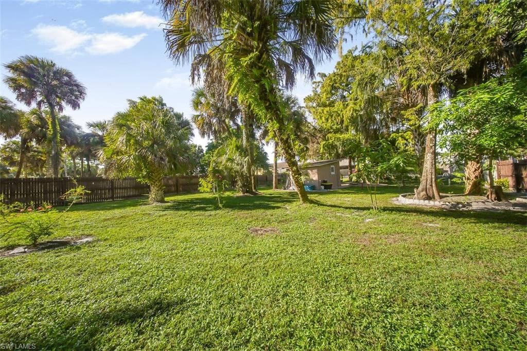 2130 Golden Gate Blvd W, Naples, FL 34120-22