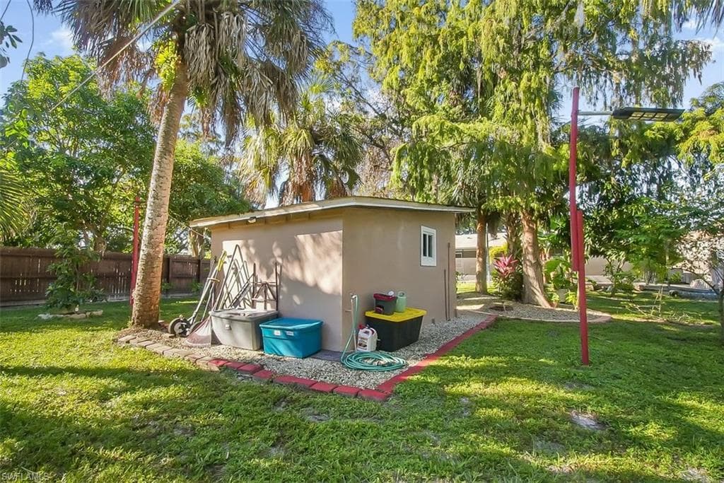2130 Golden Gate Blvd W, Naples, FL 34120-23