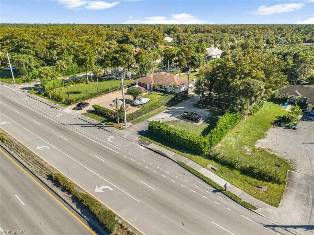 2130 Golden Gate Blvd W, Naples, FL 34120-27