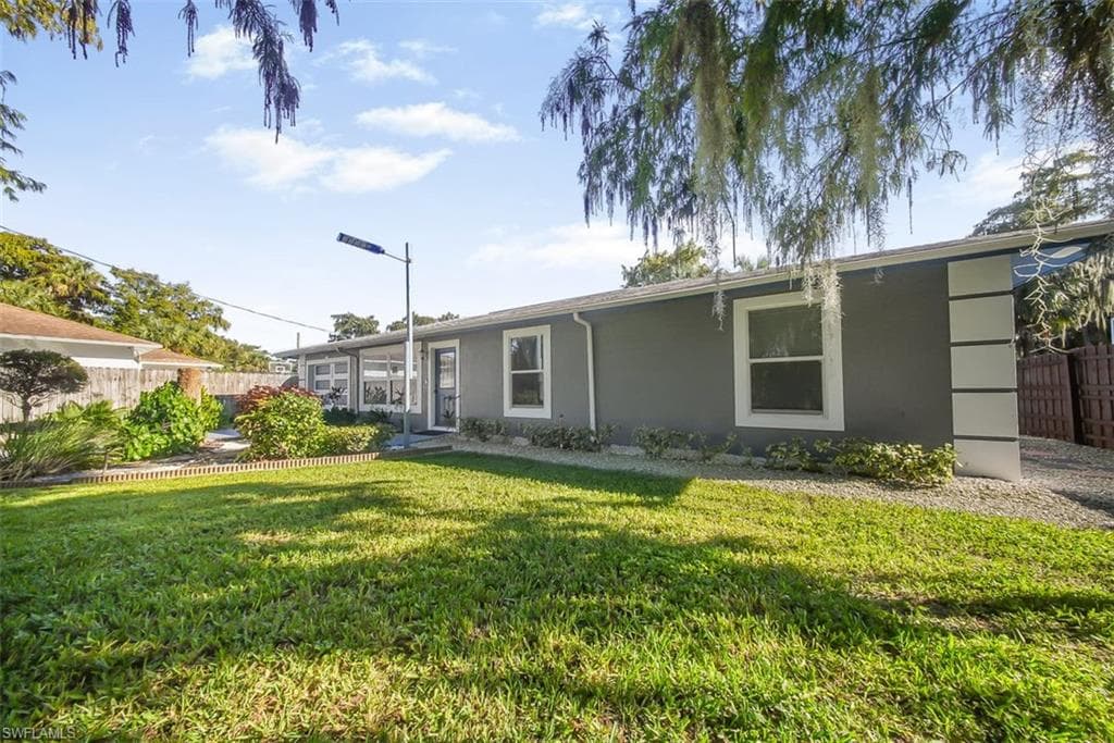 2130 Golden Gate Blvd W, Naples, FL 34120-3