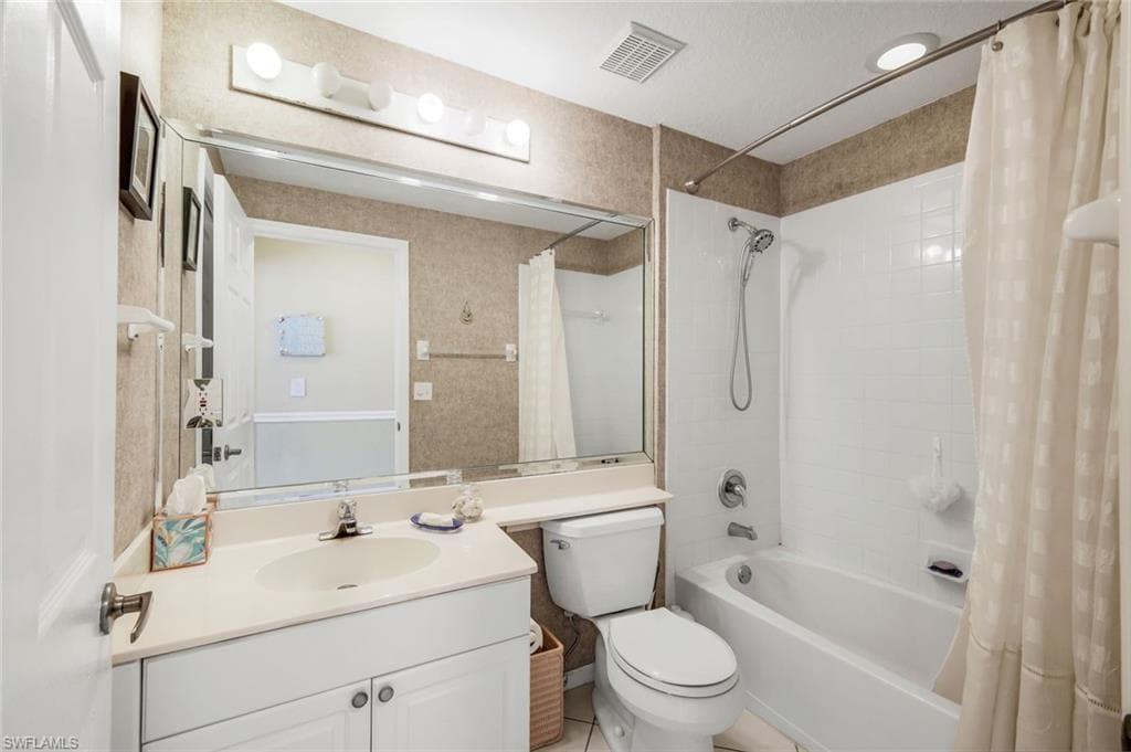 9060 Palmas Grandes Blvd 106, Bonita Springs, FL 34135-17