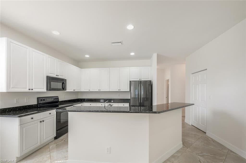 1945 Isla De Palma Cir, Naples, FL 34119-6