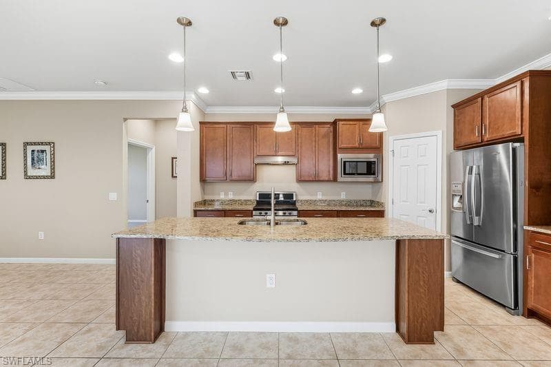 20088 Tavernier Dr, Estero, FL 33928-3