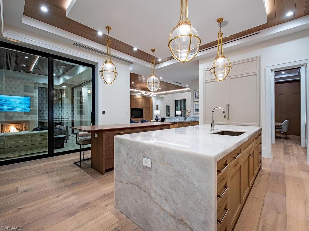 1795 Gordon Dr, Naples, FL 34102-16