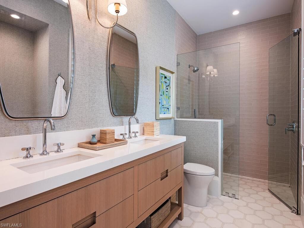 1795 Gordon Dr, Naples, FL 34102-25