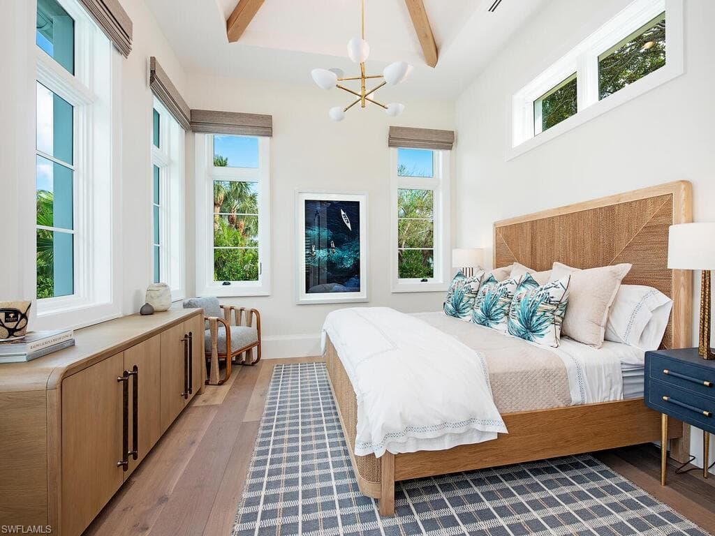 1795 Gordon Dr, Naples, FL 34102-28