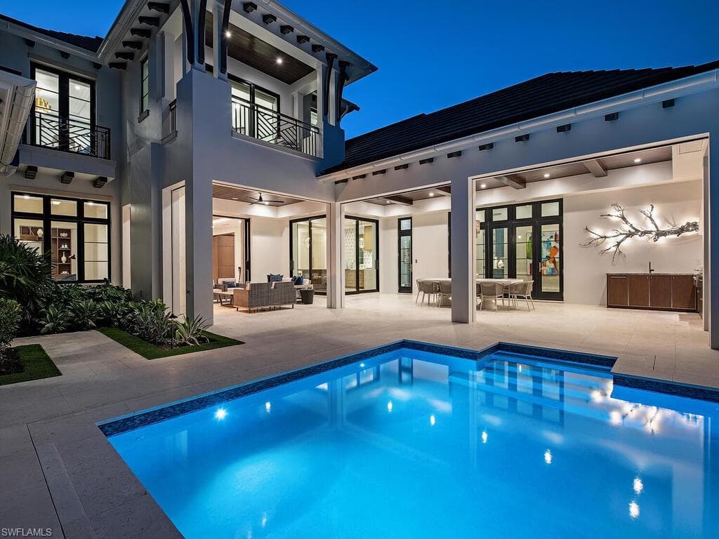 1795 Gordon Dr, Naples, FL 34102-6