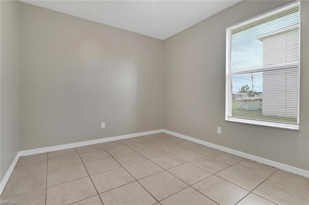 1121 9th Ave, Cape Coral, FL 33991-19