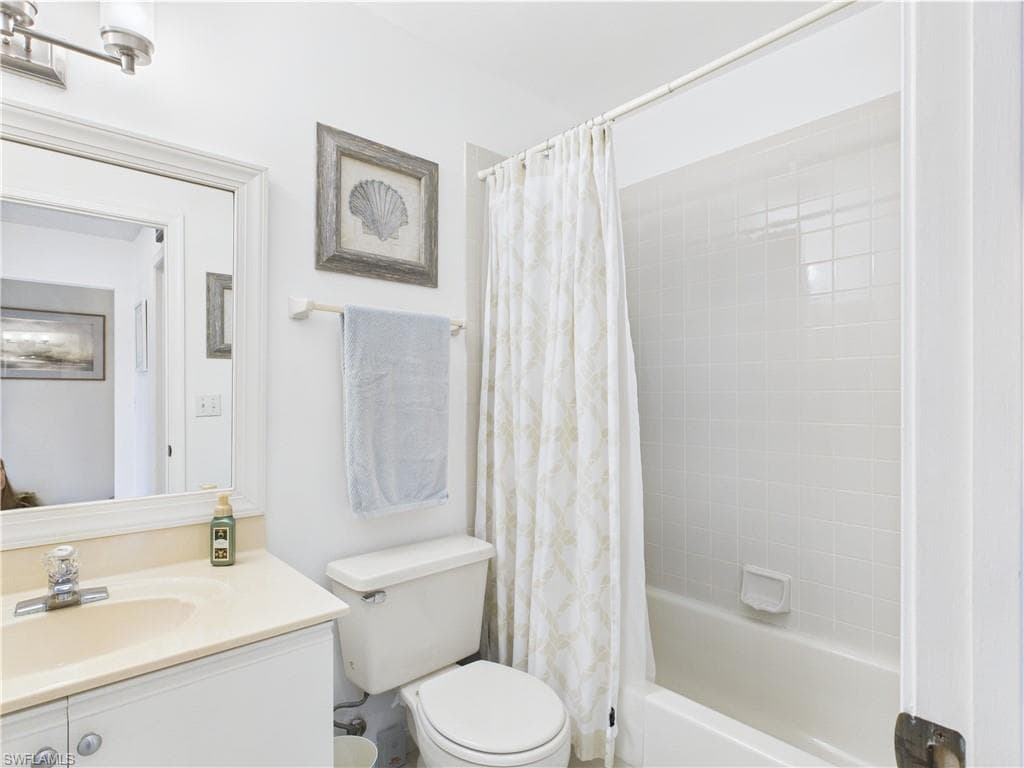 6780 Dennis Cir M205, Naples, FL 34104-11