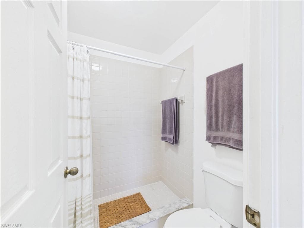 6780 Dennis Cir M205, Naples, FL 34104-17