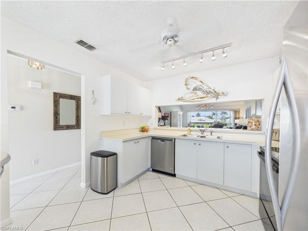6780 Dennis Cir M205, Naples, FL 34104-5