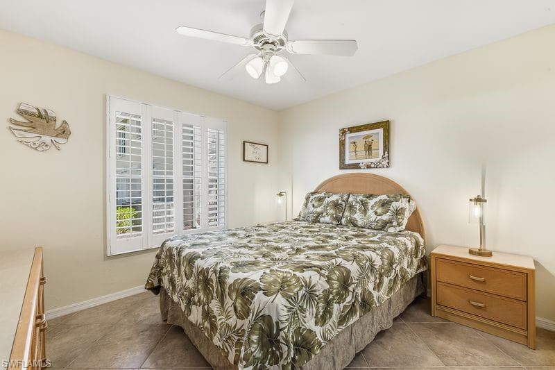 876 Gulf Pavilion Dr 101, Naples, FL 34108-14