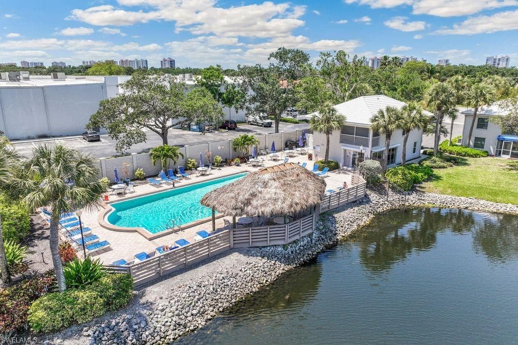 876 Gulf Pavilion Dr 101, Naples, FL 34108-22