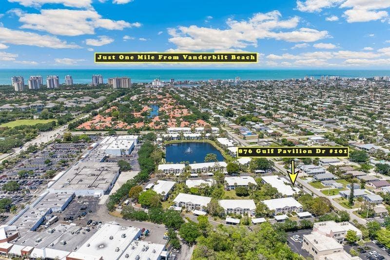 876 Gulf Pavilion Dr 101, Naples, FL 34108-1