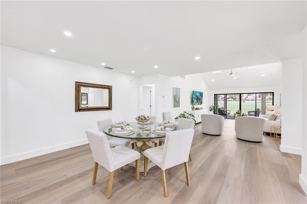 34 Water Oaks Way 5-17, Naples, FL 34105-9