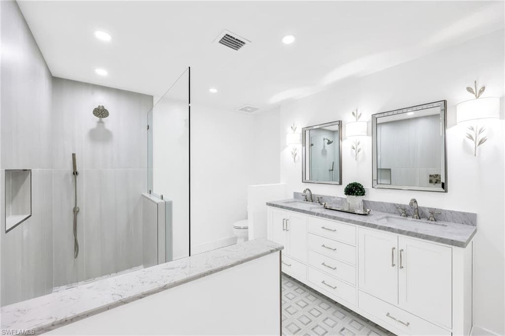 34 Water Oaks Way 5-17, Naples, FL 34105-19