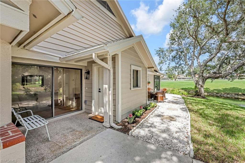 34 Water Oaks Way 5-17, Naples, FL 34105-24