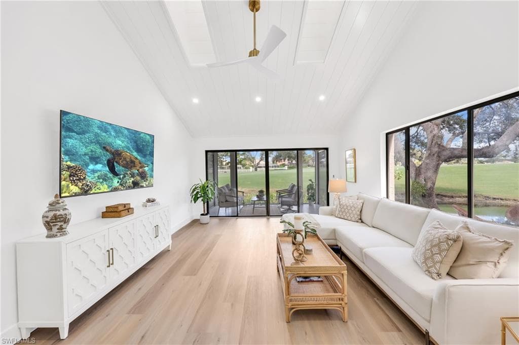 34 Water Oaks Way 5-17, Naples, FL 34105-1