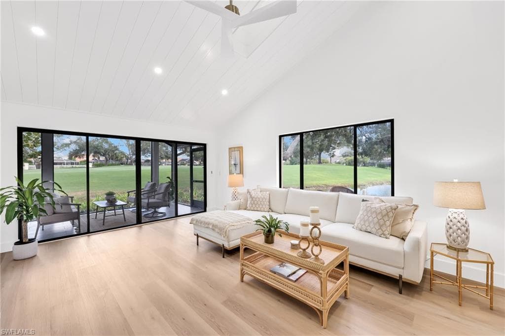 34 Water Oaks Way 5-17, Naples, FL 34105-2