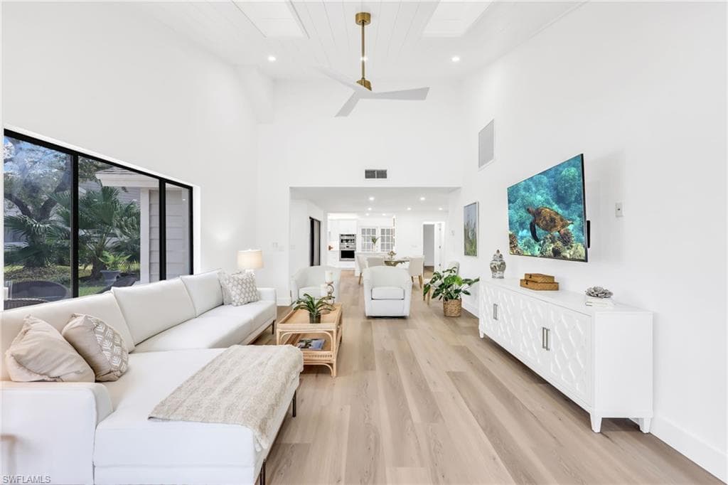 34 Water Oaks Way 5-17, Naples, FL 34105-3