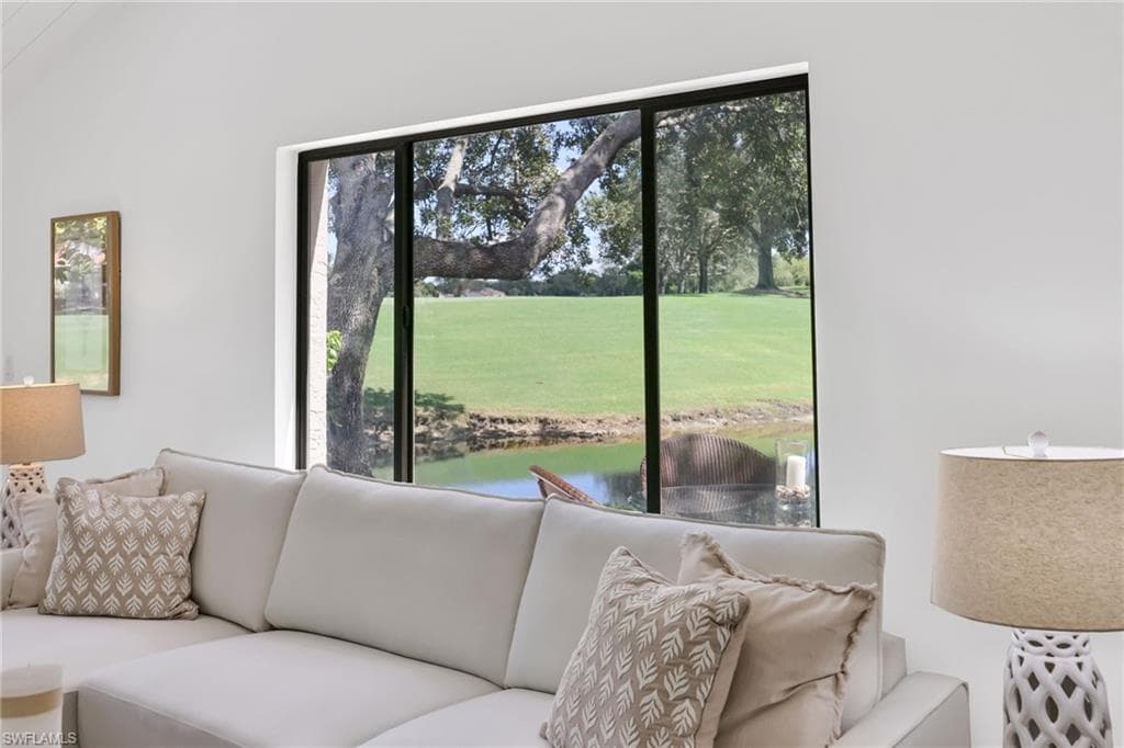 34 Water Oaks Way 5-17, Naples, FL 34105-5