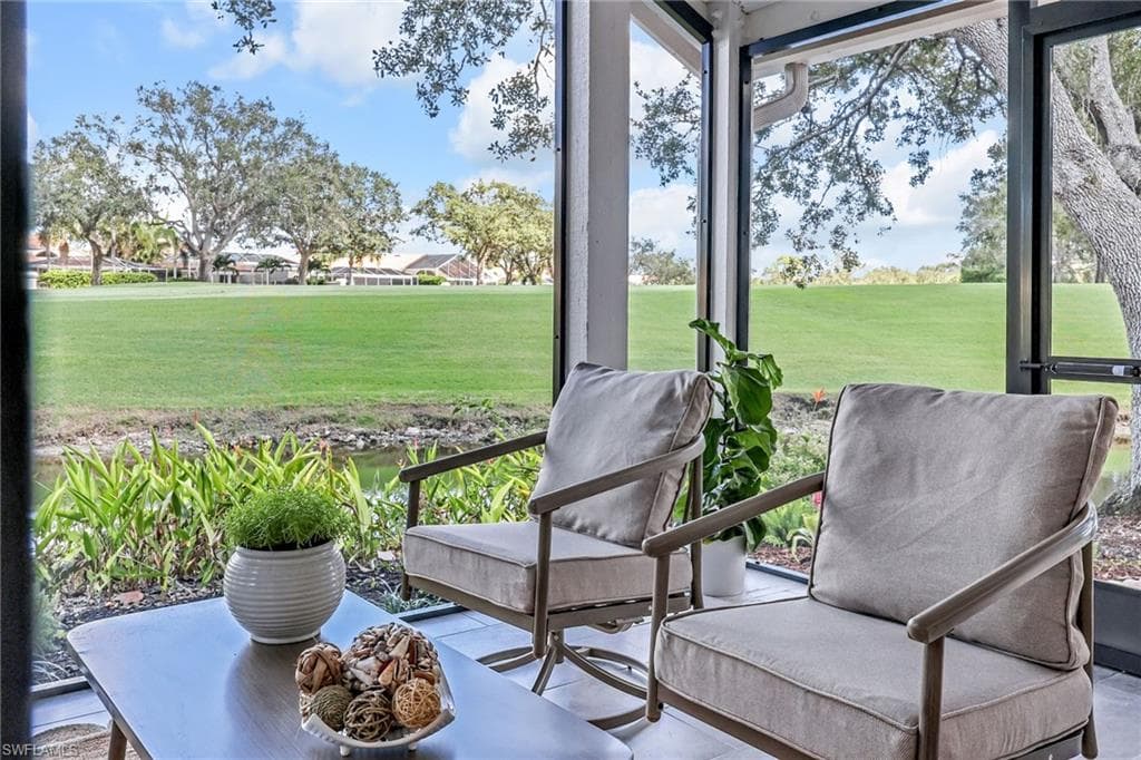 34 Water Oaks Way 5-17, Naples, FL 34105-7