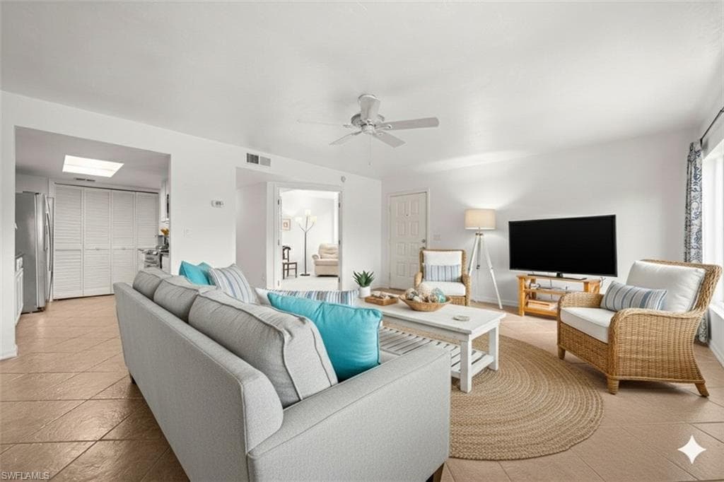 3052 Kings Lake Blvd, Naples, FL 34112-11