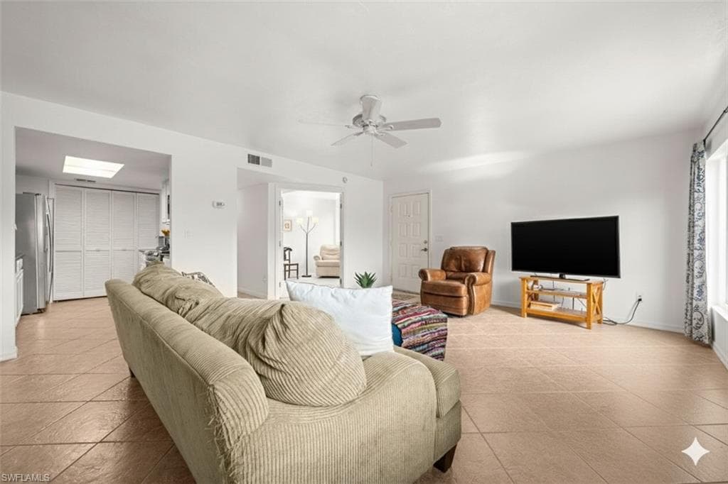 3052 Kings Lake Blvd, Naples, FL 34112-12