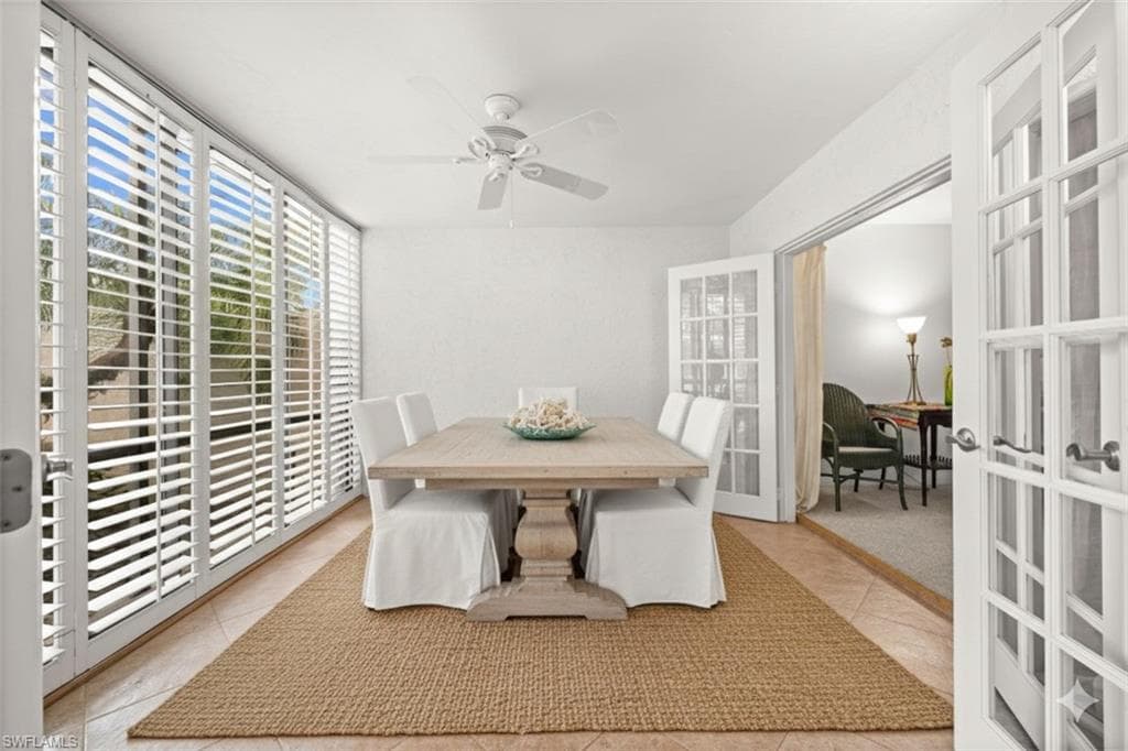 3052 Kings Lake Blvd, Naples, FL 34112-13