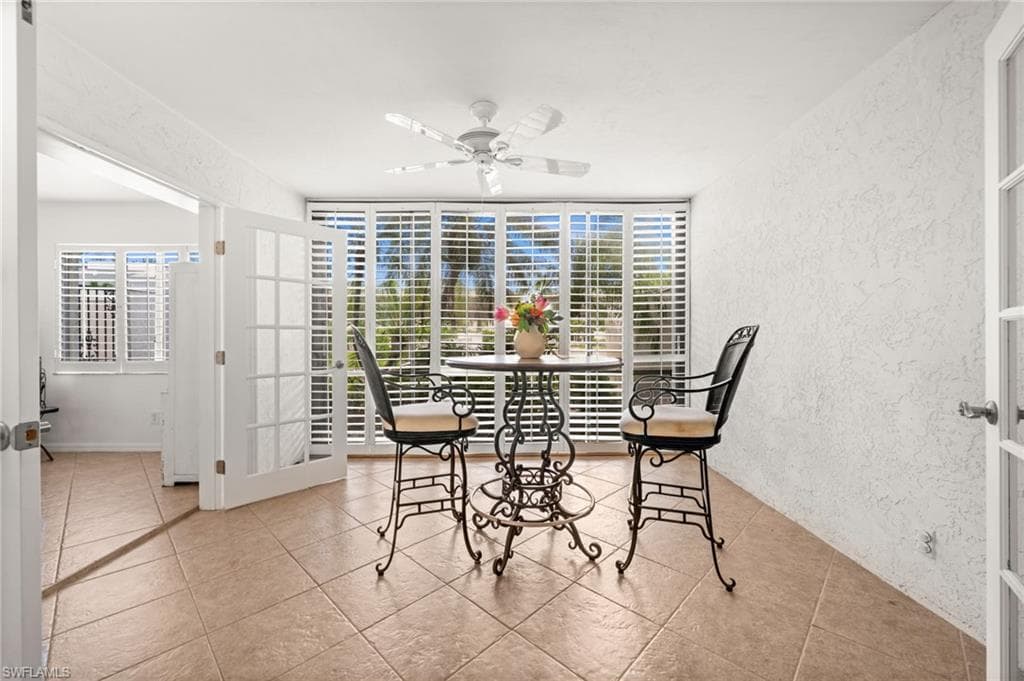 3052 Kings Lake Blvd, Naples, FL 34112-15
