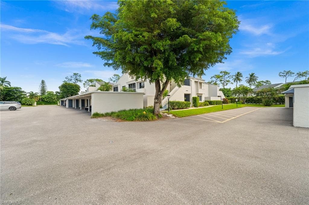 3052 Kings Lake Blvd, Naples, FL 34112-30