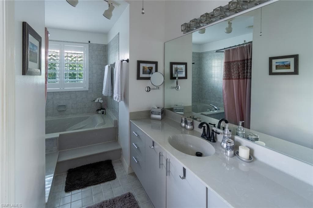 480 Worthington St, Marco Island, FL 34145-4