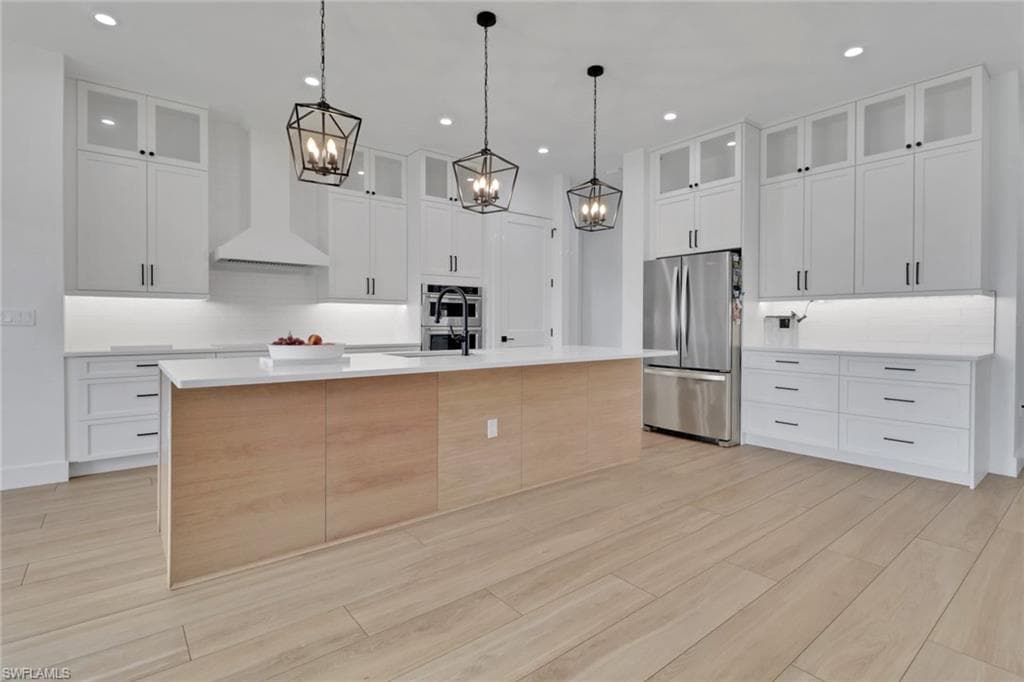 3748 Everglades Blvd NE, Naples, FL 34120-11
