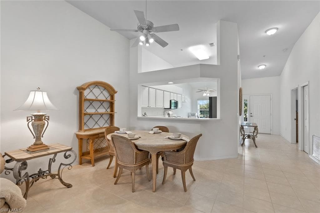 2405 Harmony Ln 203, Naples, FL 34109-8