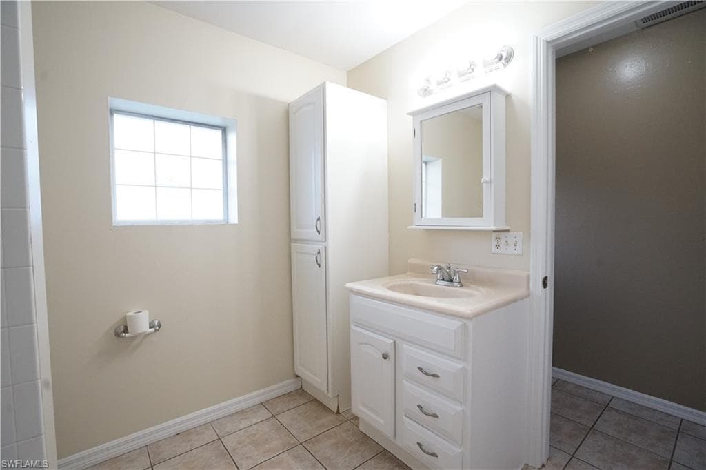 8347 Caloosa Rd, Fort Myers, FL 33967-21