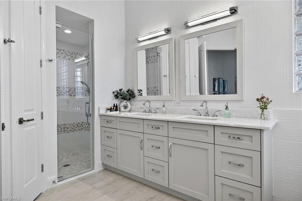 6003 Hammock Isles Cir, Naples, FL 34119-16
