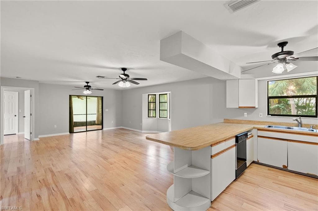 27673 Tennessee St, Bonita Springs, FL 34135-2