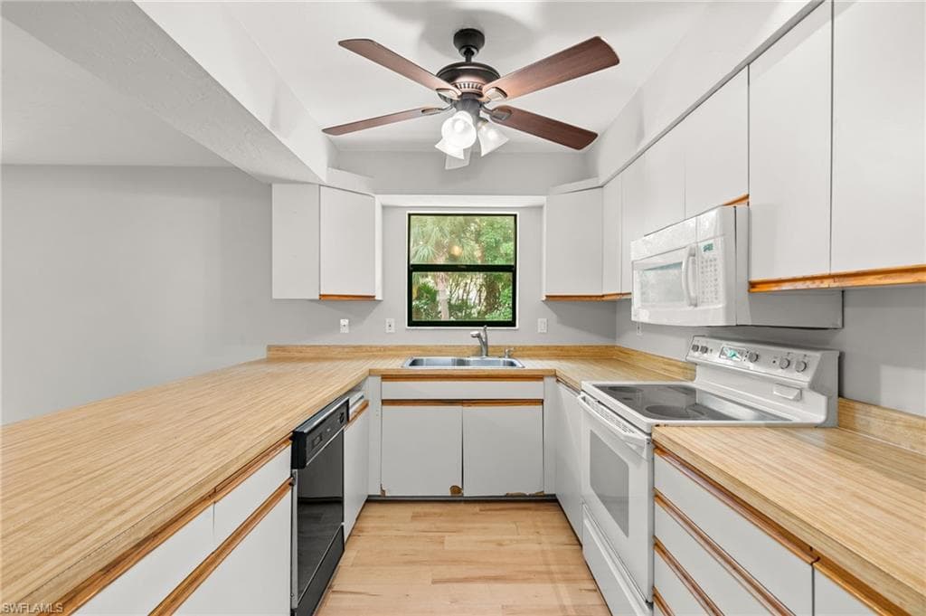 27673 Tennessee St, Bonita Springs, FL 34135-3