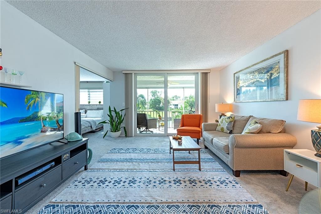 200 Forest Lakes Blvd 201, Naples, FL 34105-3