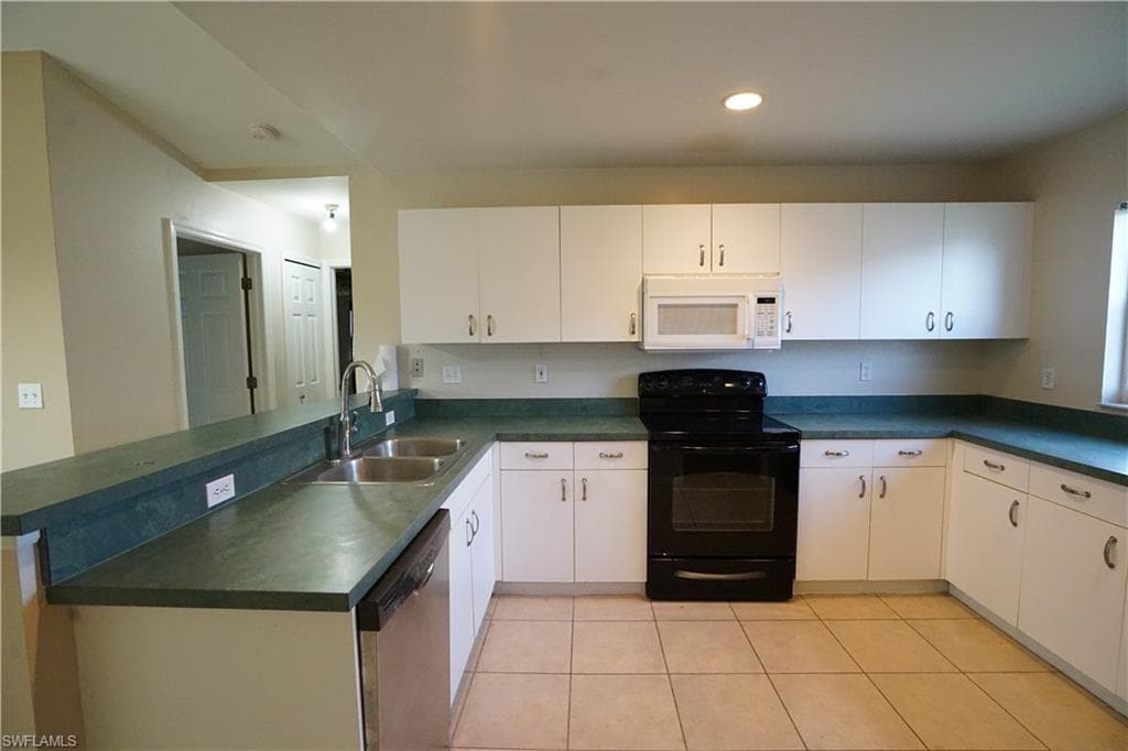 8397 Bahamas Rd, Fort Myers, FL 33967-9