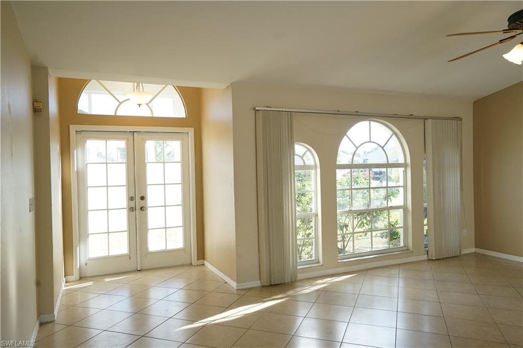 8397 Bahamas Rd, Fort Myers, FL 33967-4
