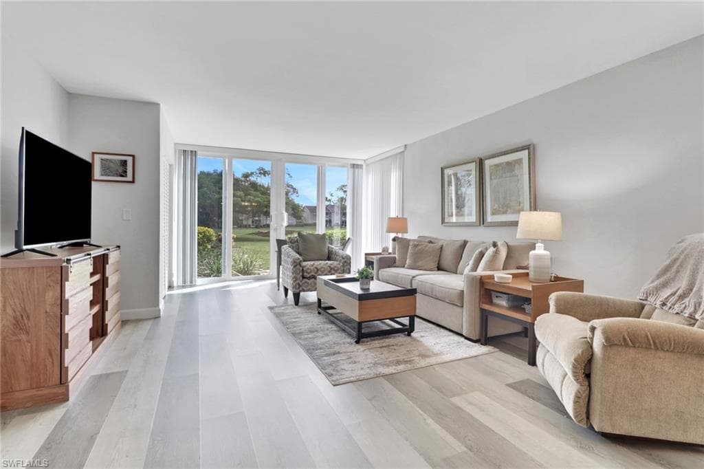1086 Forest Lakes Dr 9109, Naples, FL 34105-12