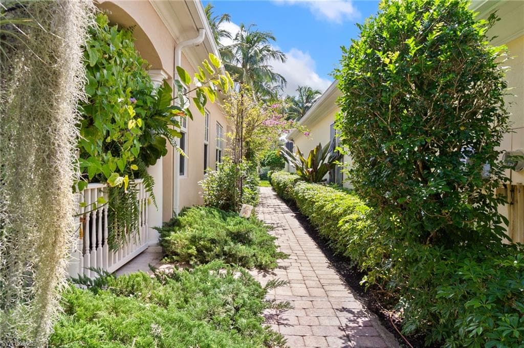 8000 Wilfredo Ct, Naples, FL 34114-30