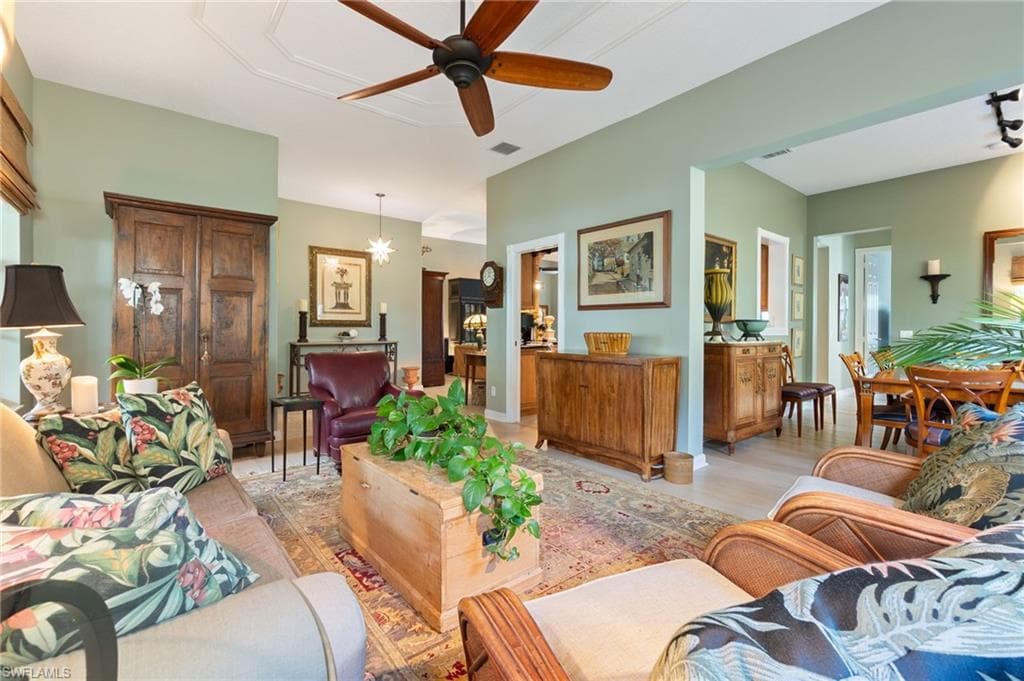 8000 Wilfredo Ct, Naples, FL 34114-7